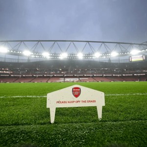 九游APP-跟队：阿森纳赛程太密集导致酋长草坪受损严重，或无缘评奖